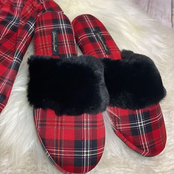 Victoria’s secret Slippers size 8 faux fur satin gift bag Christmas Holidays New - Picture 3 of 7